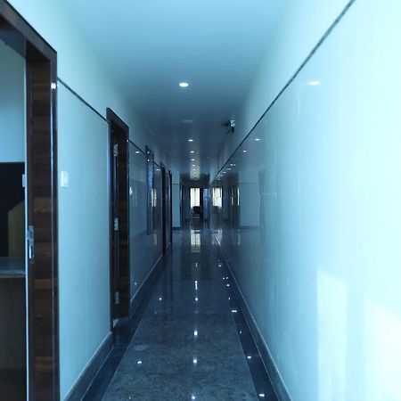 Hlv Grand Inn Bangalore Exterior foto