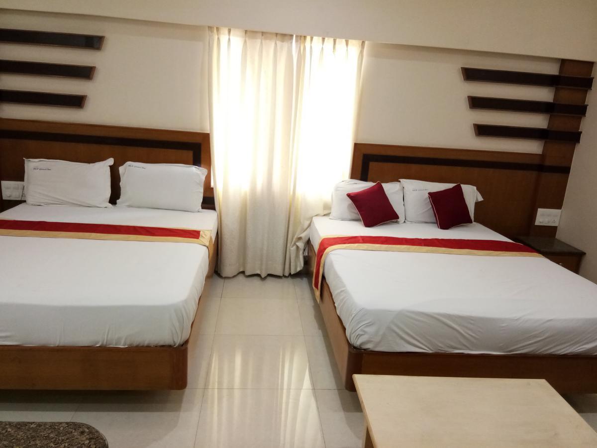 Hlv Grand Inn Bangalore Exterior foto