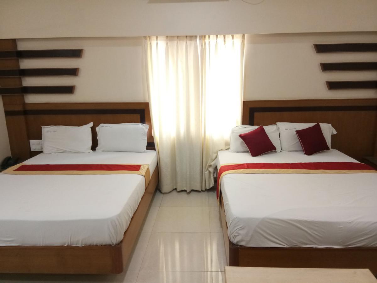 Hlv Grand Inn Bangalore Exterior foto